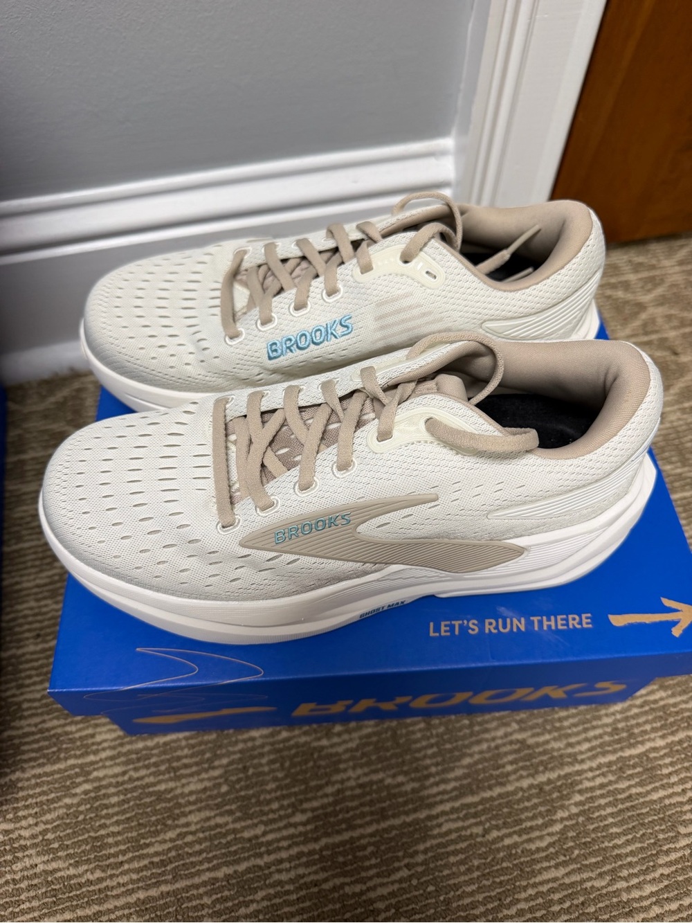 NWT Women's Ghost Max 3 Wide - Picture 2 of 6